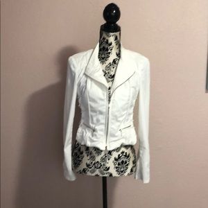 White fitted zipper jacket